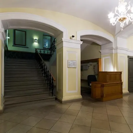 Comfy Palazzo Street Apartment