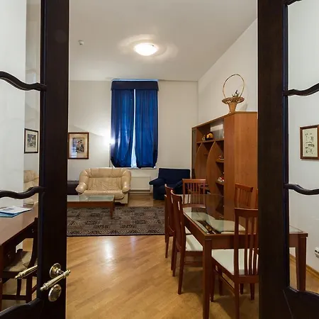 Comfy Palazzo Street Apartmán