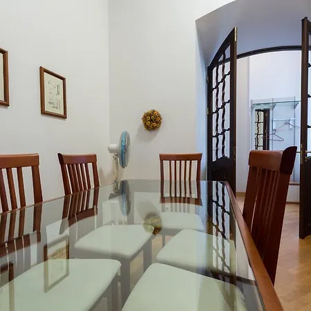 Apartment Comfy Palazzo Street